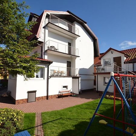 Dom Wczasowy Isabelle Darlowko Exterior foto